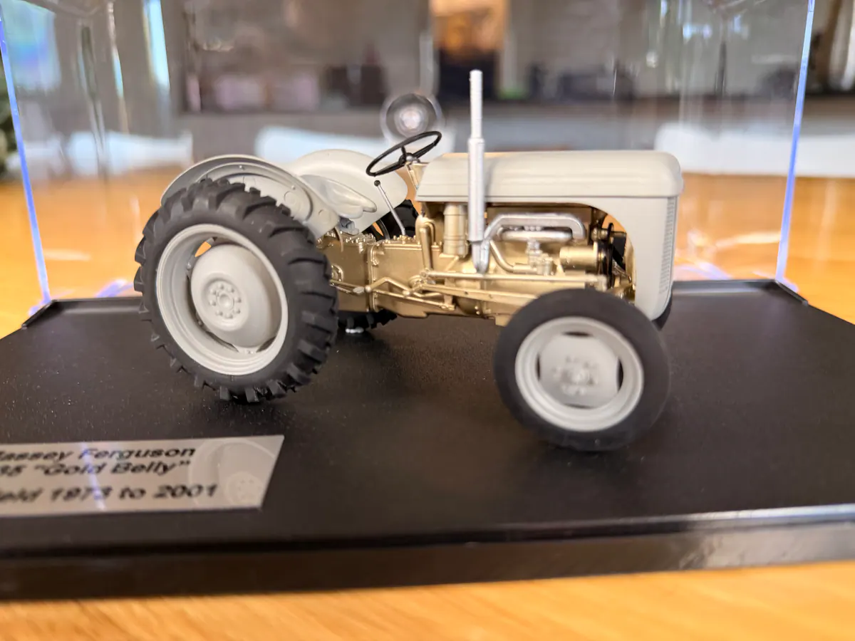 Massey Ferguson FE35 “Gold Belly” scale model, frame 4 of 27
