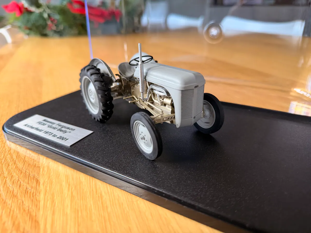 Massey Ferguson FE35 “Gold Belly” scale model, frame 5 of 27