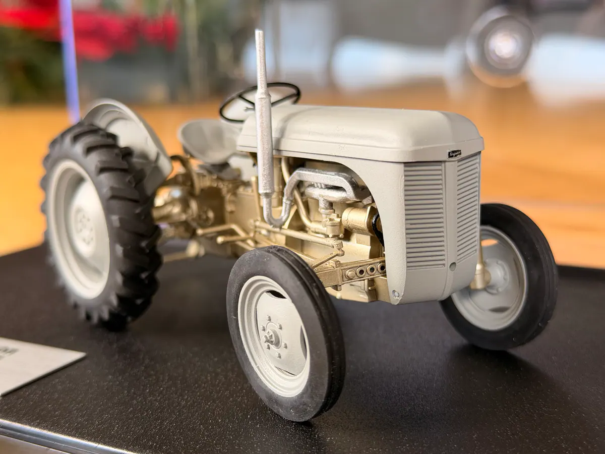 Massey Ferguson FE35 “Gold Belly” scale model, frame 8 of 27