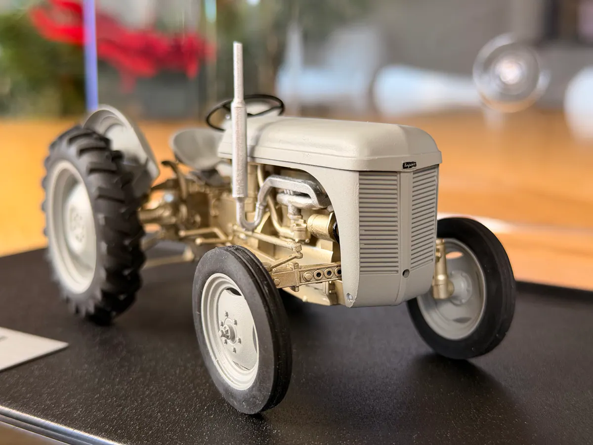 Massey Ferguson FE35 “Gold Belly” scale model, frame 9 of 27