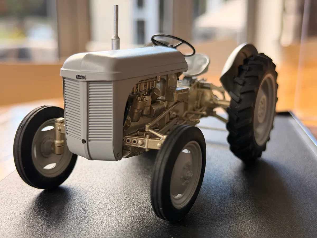 Massey Ferguson FE35 “Gold Belly” scale model, frame 11 of 27